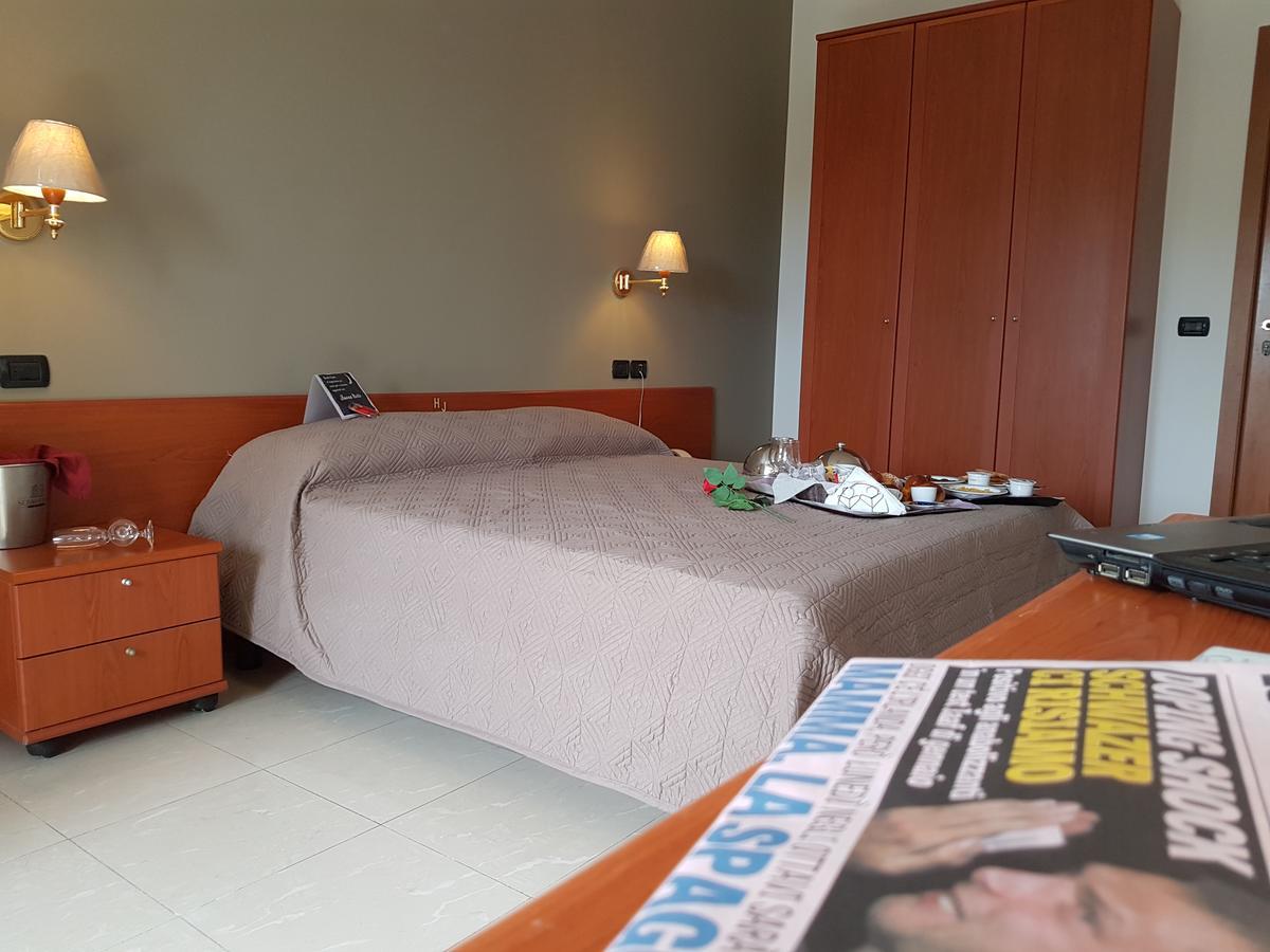 Hotel Joy Castel Volturno Kamer foto