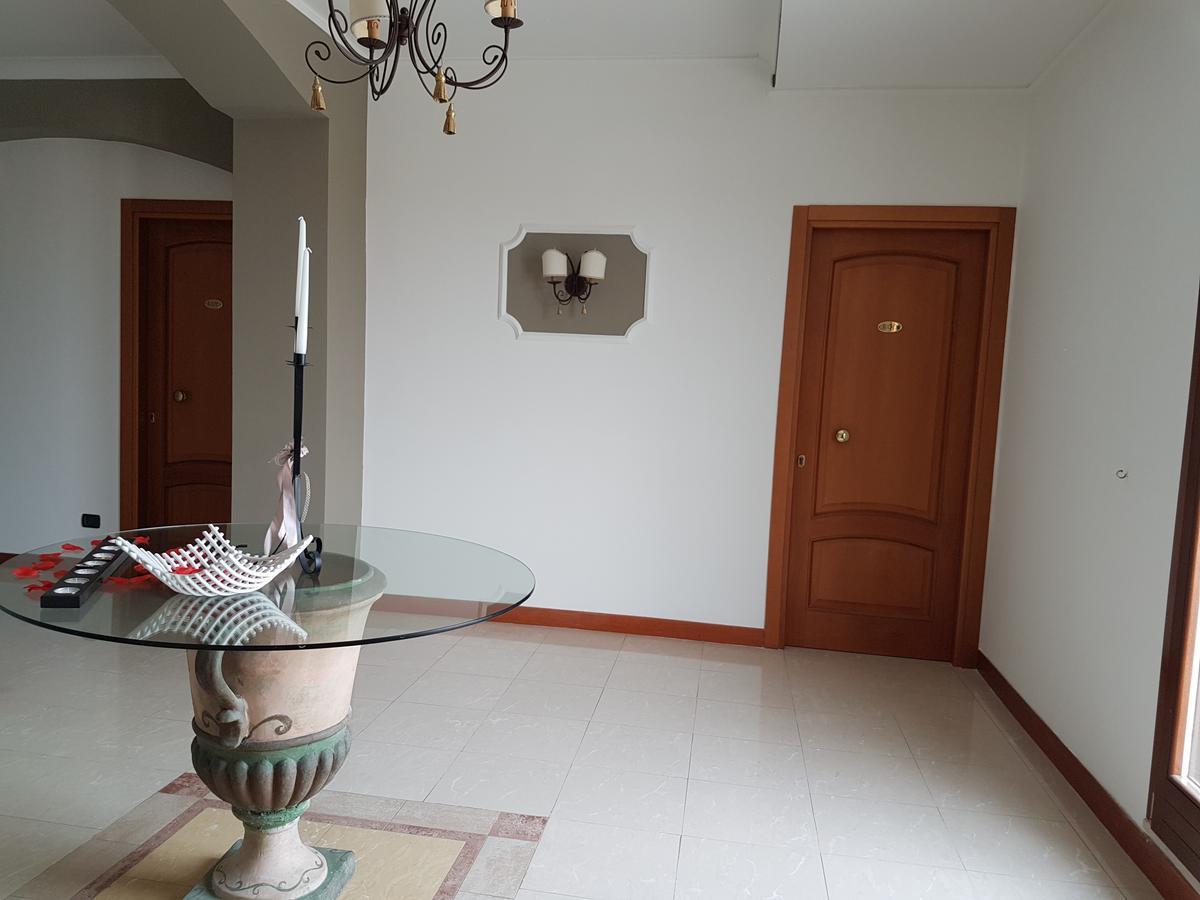Hotel Joy Castel Volturno Buitenkant foto