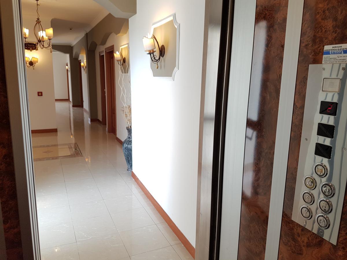 Hotel Joy Castel Volturno Buitenkant foto
