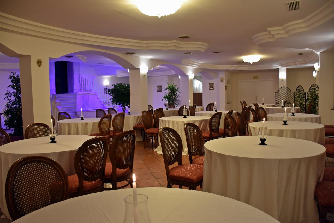 Hotel Joy Castel Volturno Buitenkant foto