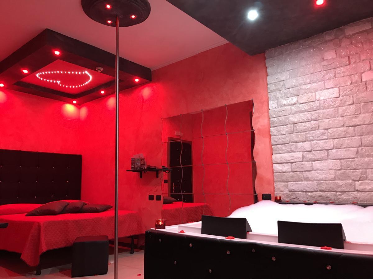 Hotel Joy Castel Volturno Buitenkant foto