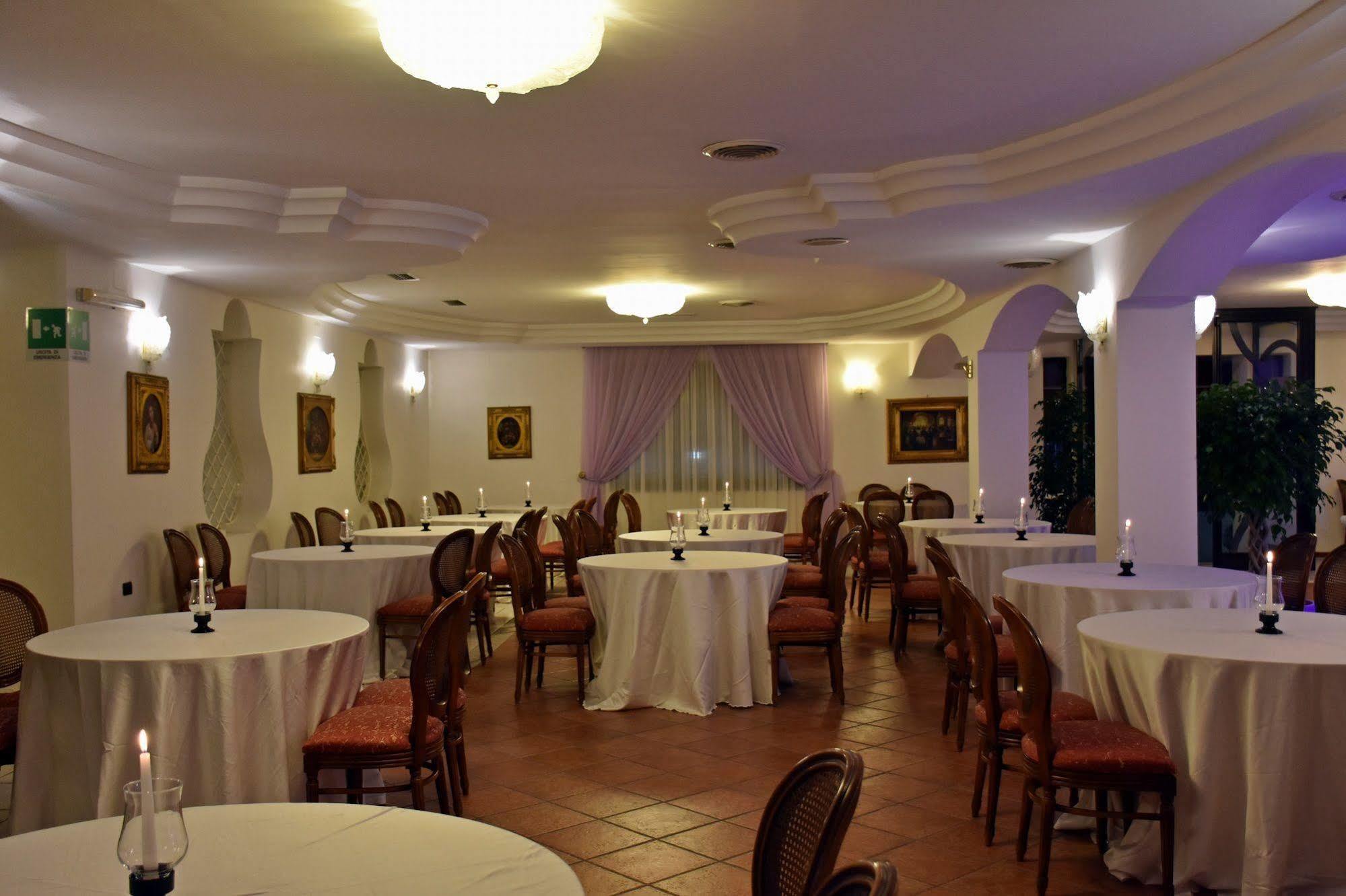 Hotel Joy Castel Volturno Buitenkant foto