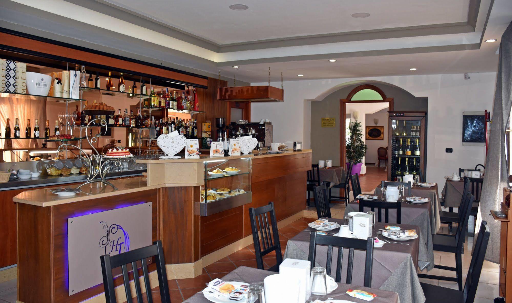 Hotel Joy Castel Volturno Buitenkant foto